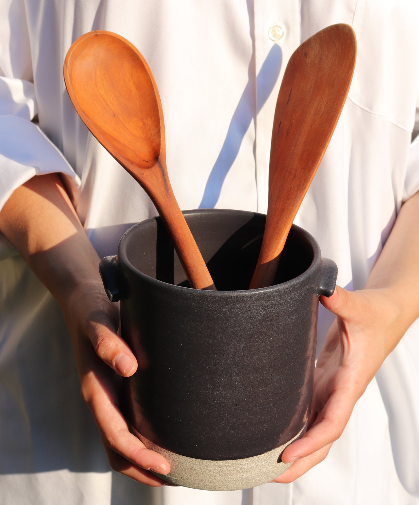 Utensil holder- grey stoneware - Color of your choice