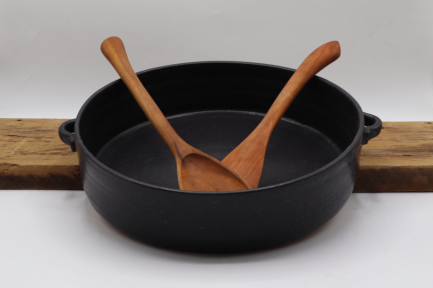 Rustic 9” ceramic casserole and salad bowl